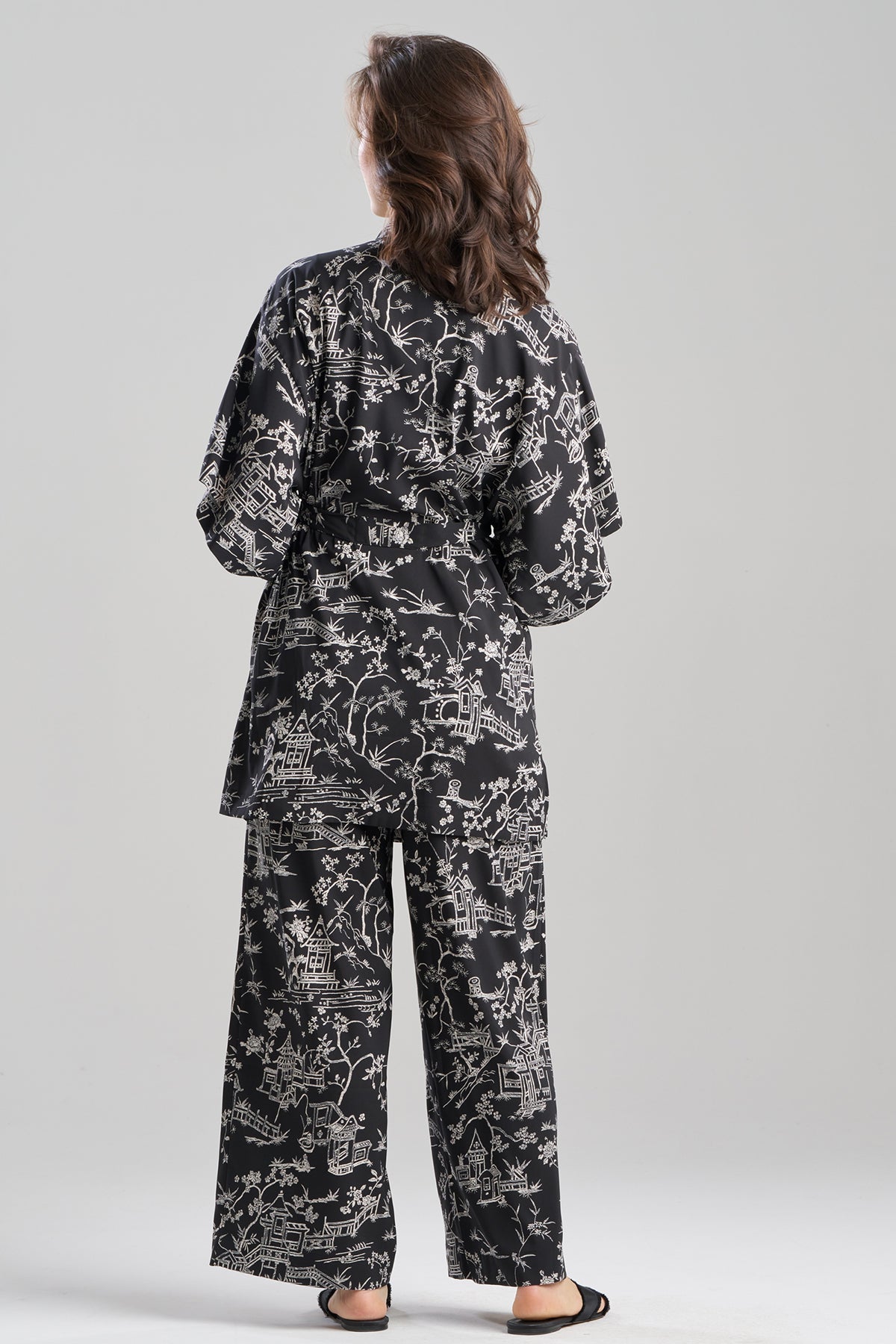 Toile Printed Satin Wrap Black Natori