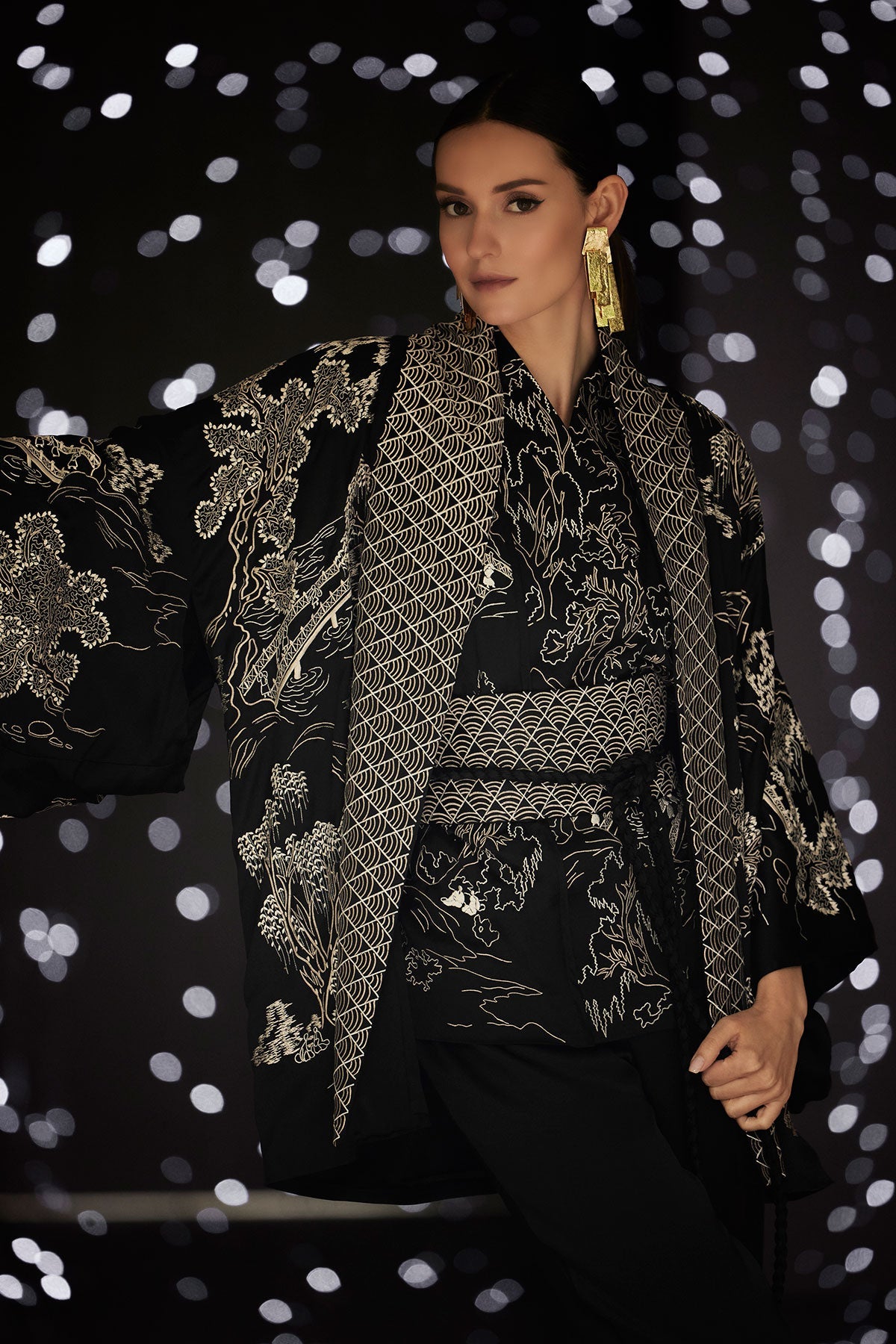 Couture Nara Embroidered Silk Vest Black/White Natori