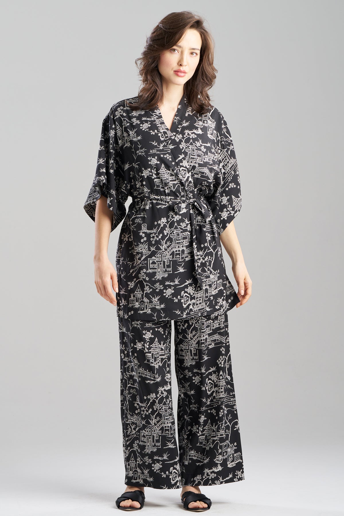 Toile Printed Satin Wrap Black Natori