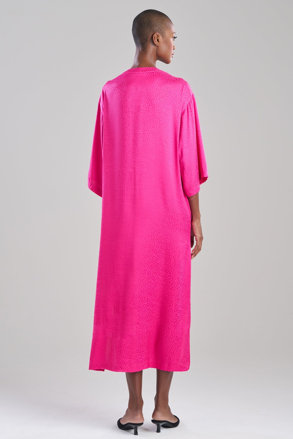 Wilderness Satin Jacquard Caftan Wilderness Pink Natori