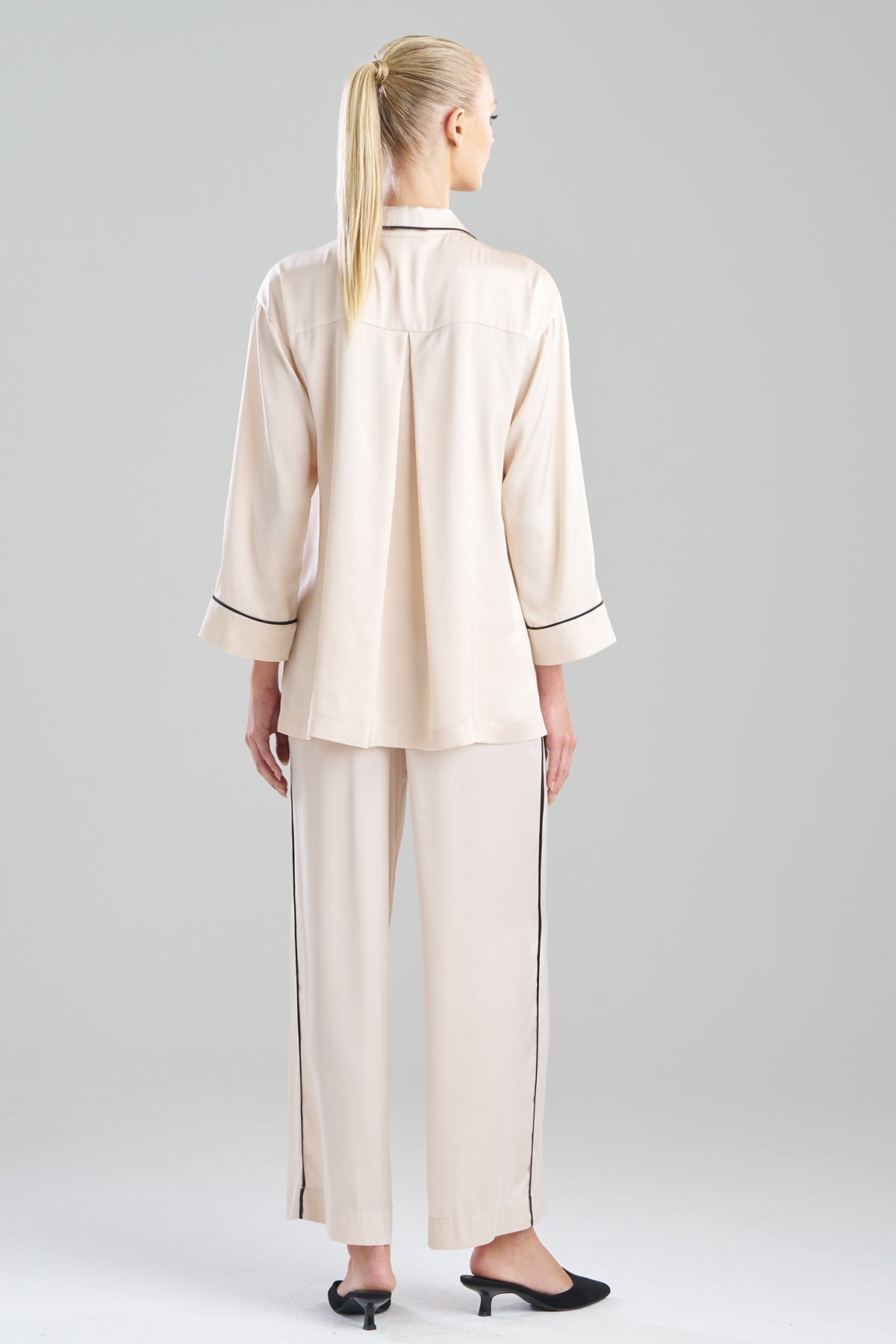 Satin Essentials Oversized Notch Shirt Wheat Natori