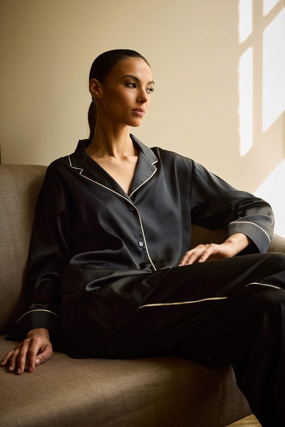 Satin Essentials Oversized Notch Shirt Black Natori