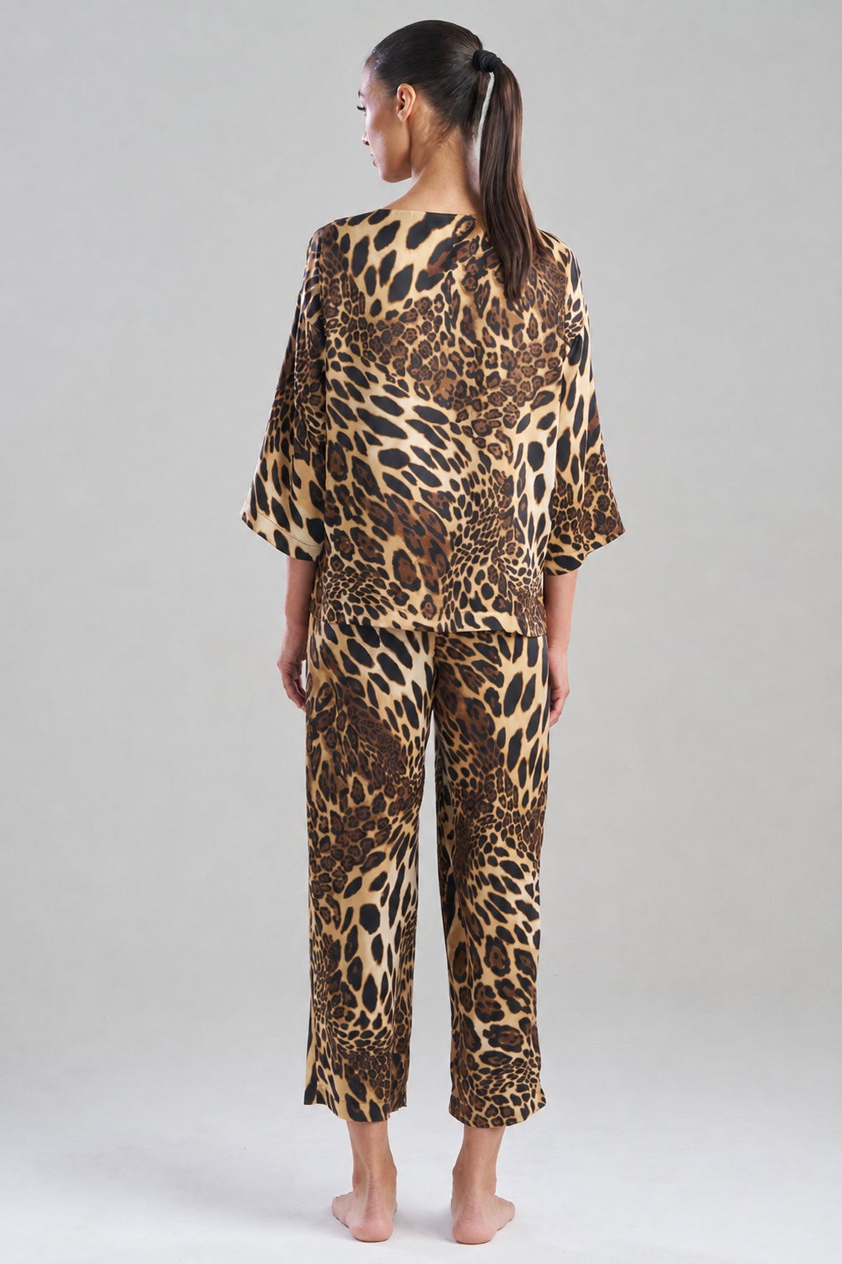 Luxe Leopard Pullover PJ Chestnut Natori