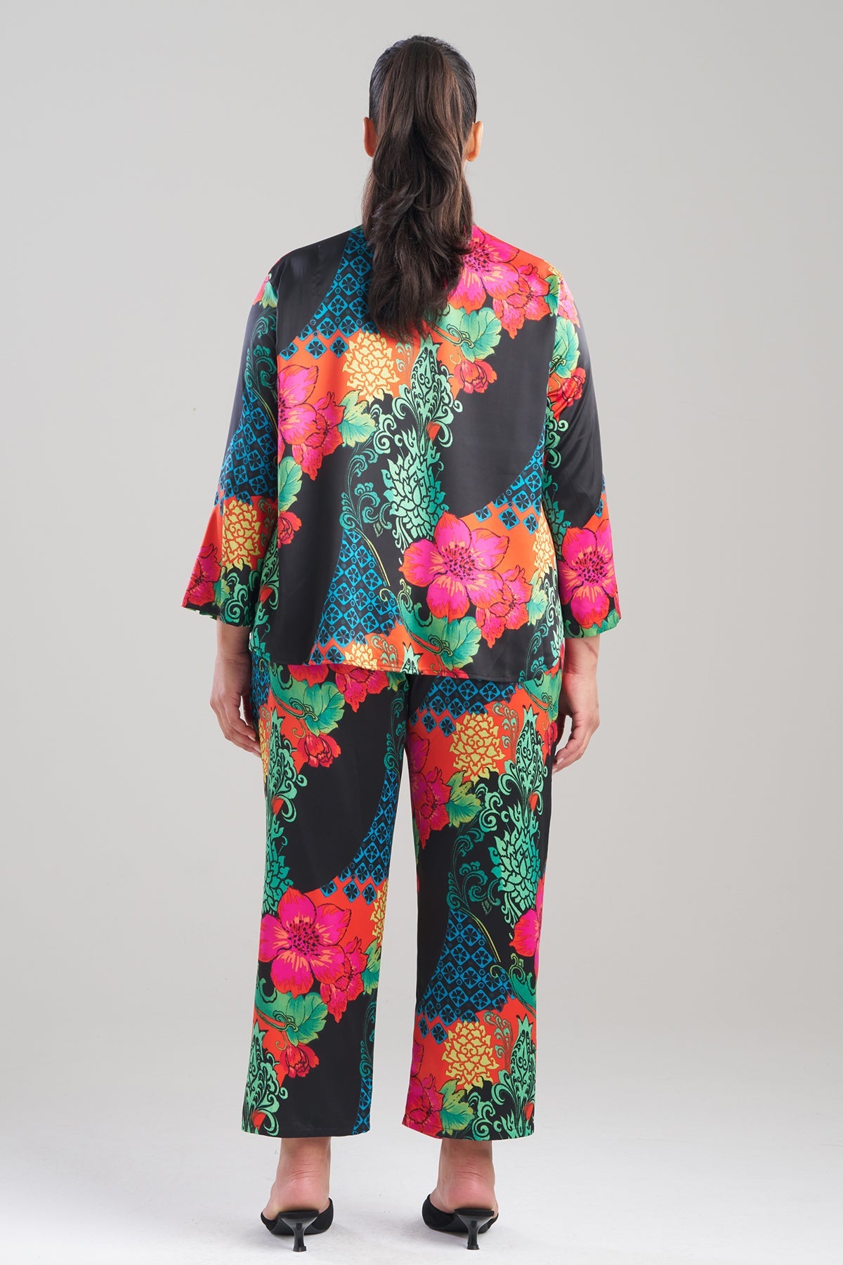 Harvest Printed Satin Mandarin PJ Set Harvest Black Natori
