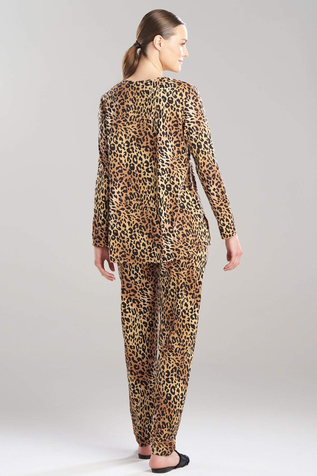 Exotic Animal Cozy Knit V-Neck PJ Natural Natori