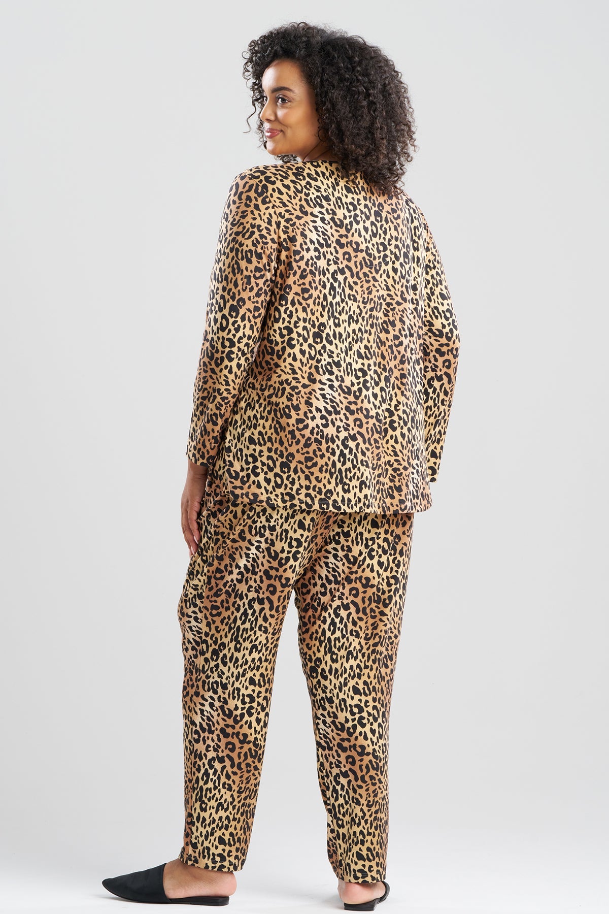Exotic Animal Cozy Knit V-Neck PJ Natural Natori
