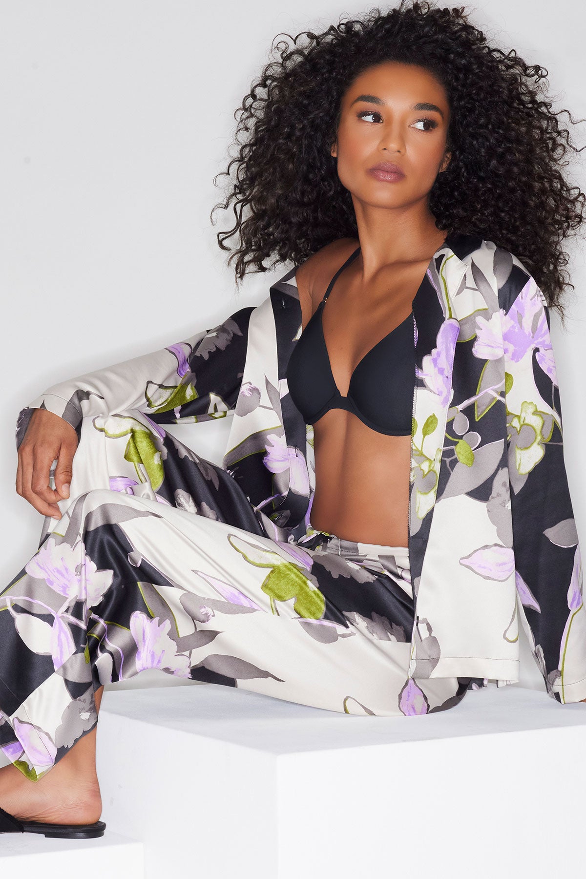 Tsubaki Satin Notch PJ Black Multi Natori