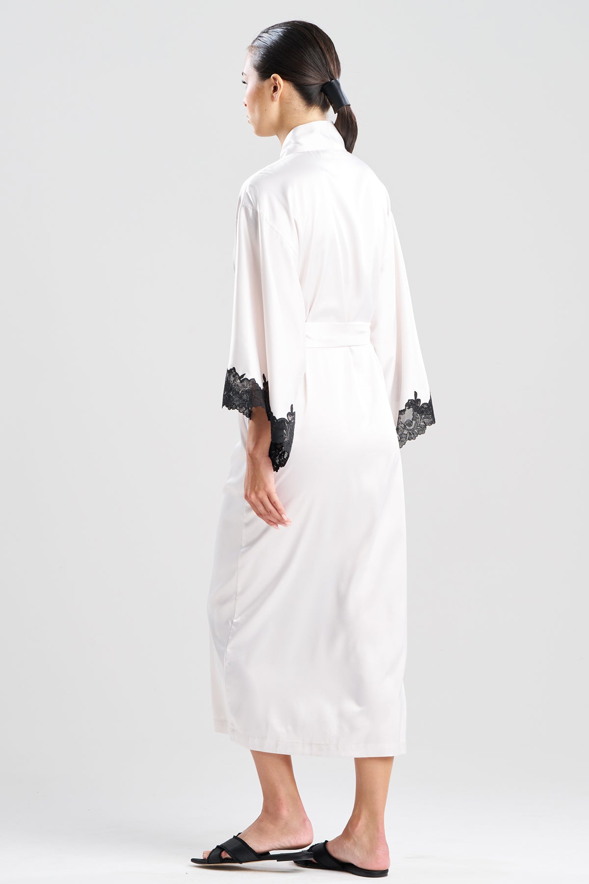 Peony Glamour Robe Off White Natori