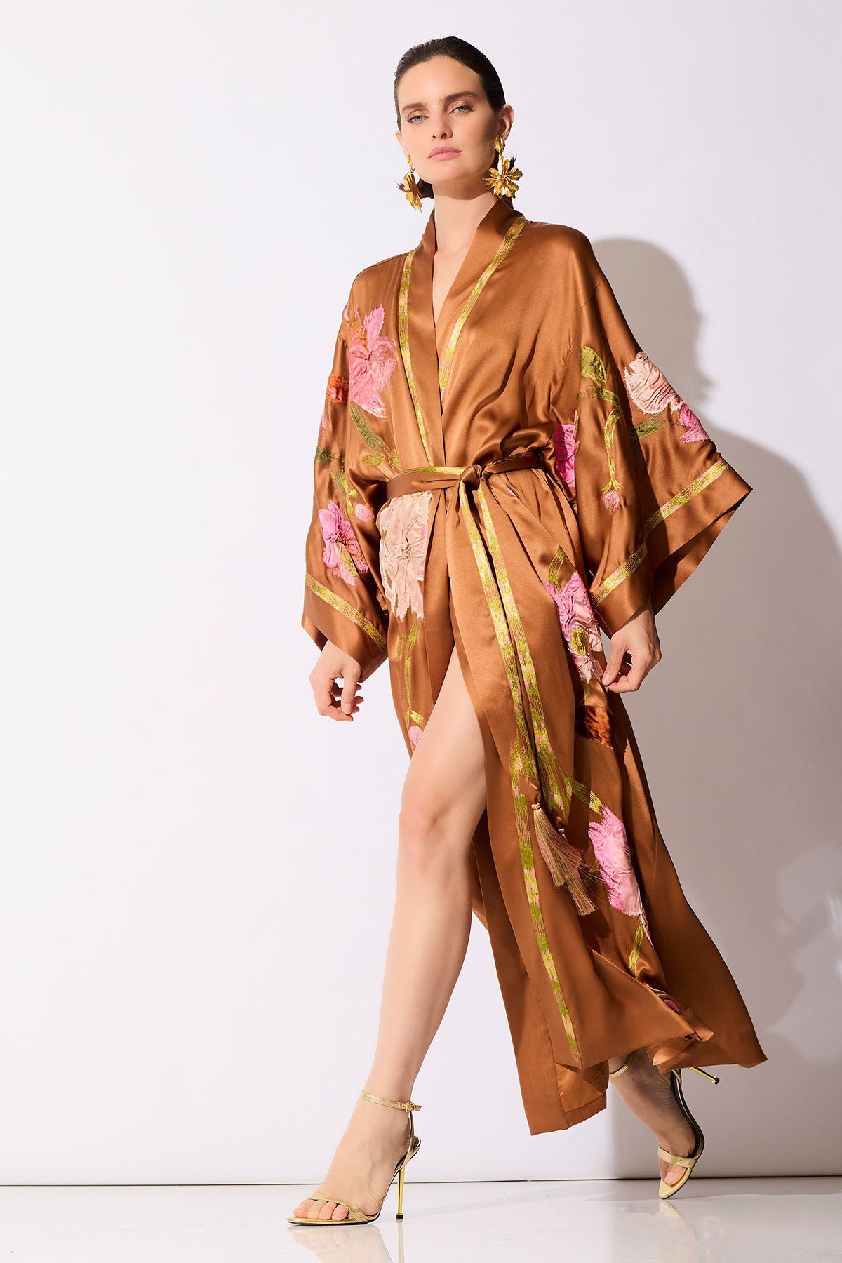 Couture Brushstroke Embroidered Silk Robe Gold Rush Natori