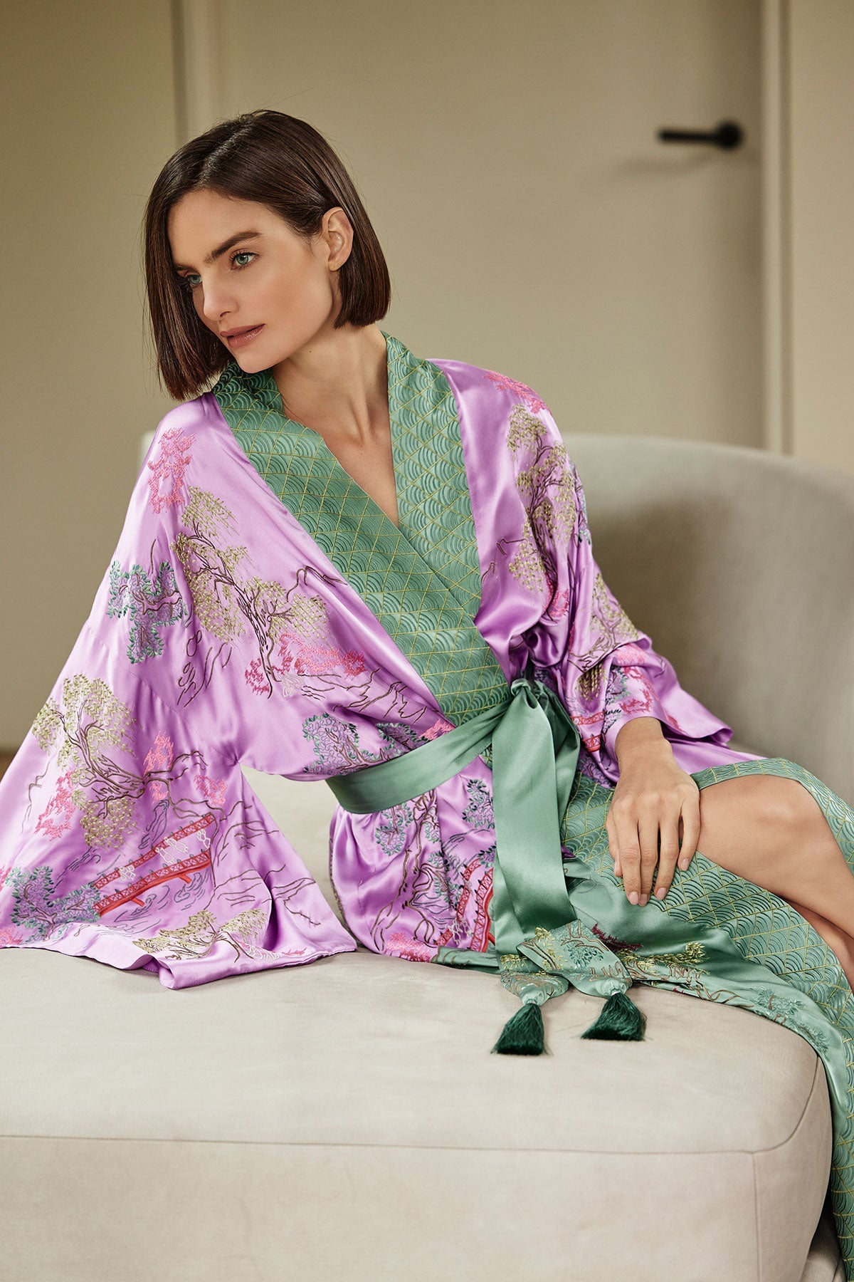 Couture Nara Embellished Drop Sleeve Silk Robe Lilac Rose Natori
