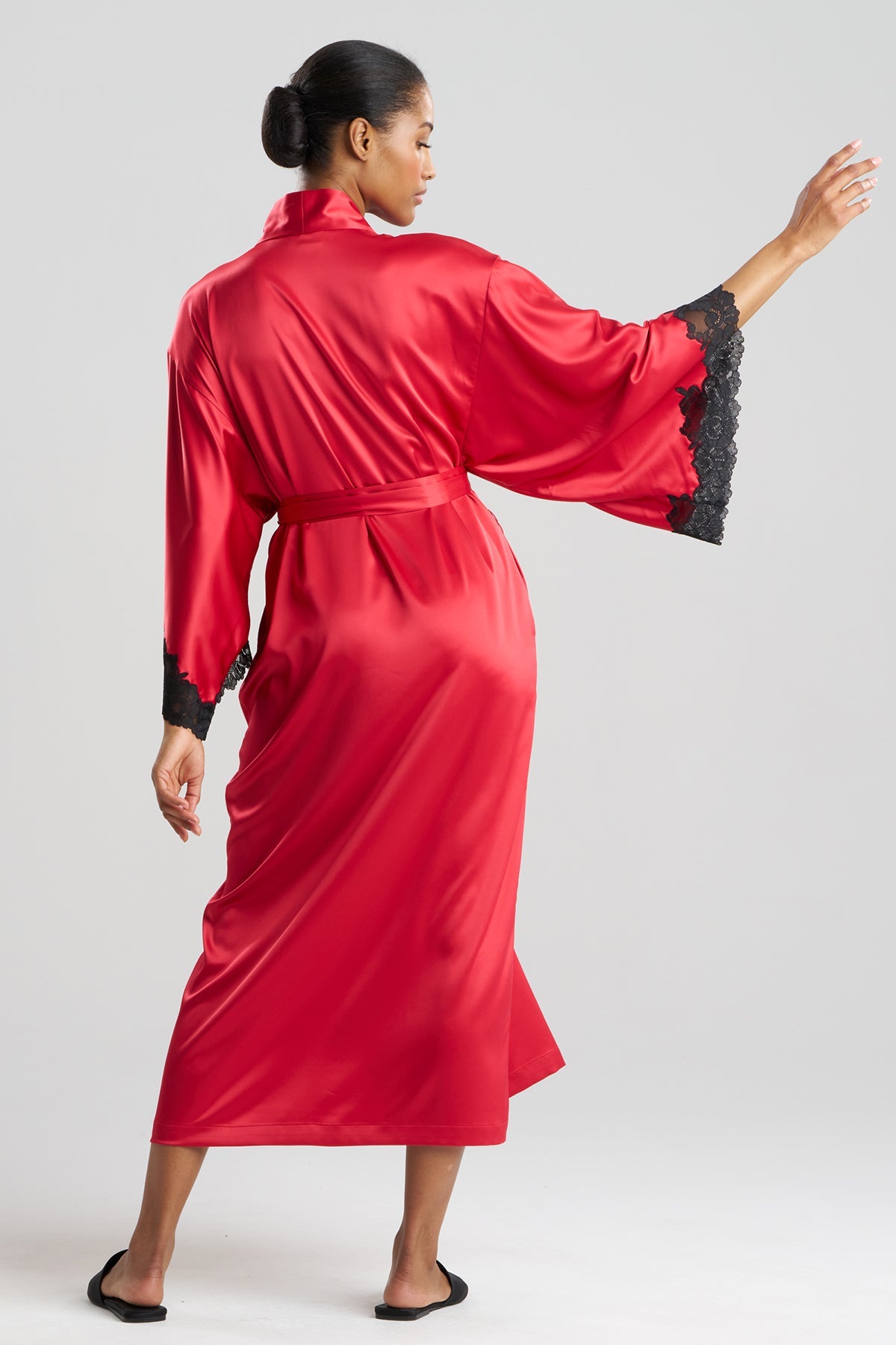 Peony Glamour Robe Brocade Red Natori