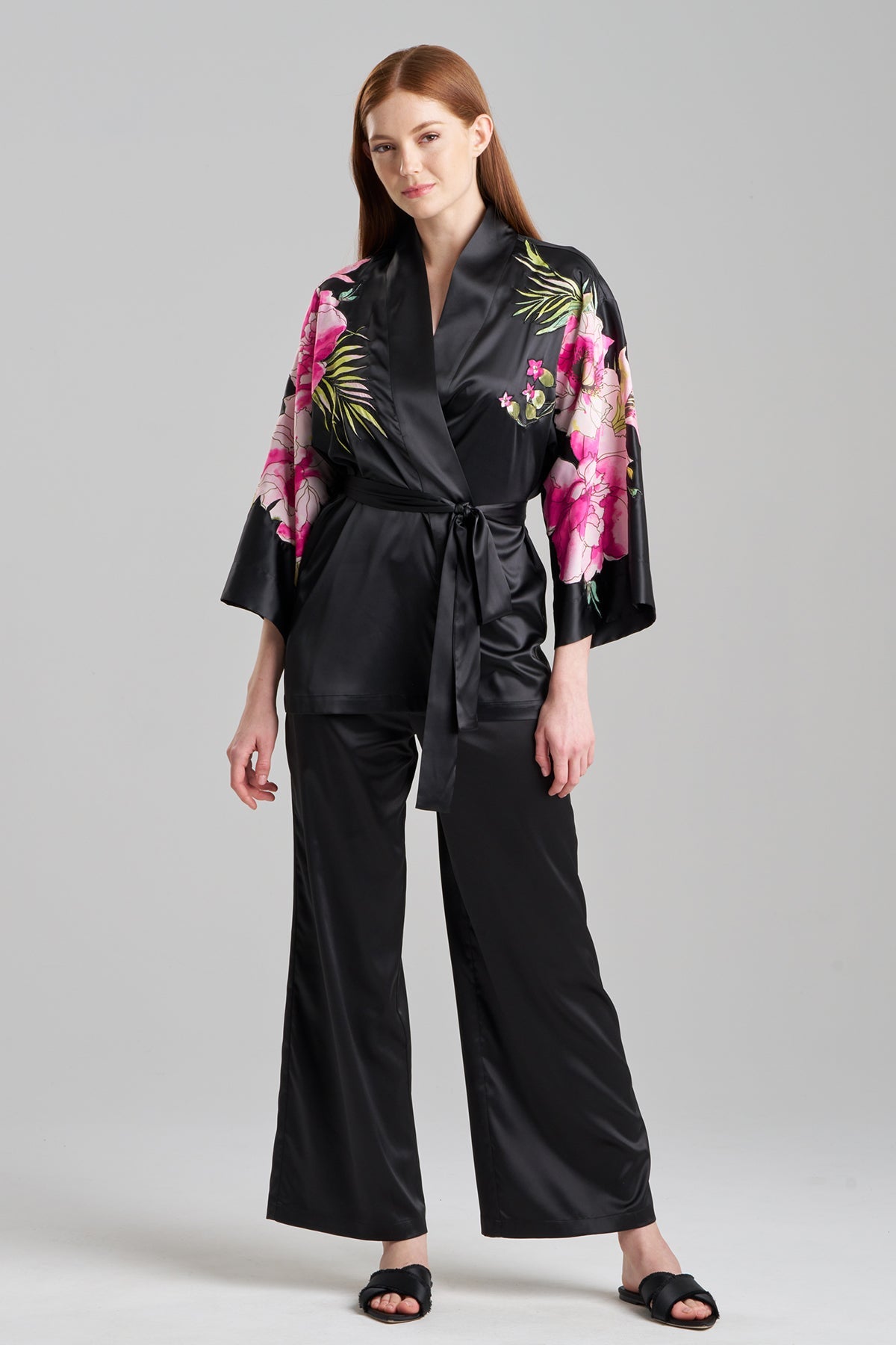 Glamour Floral Applique Wrap Black Natori