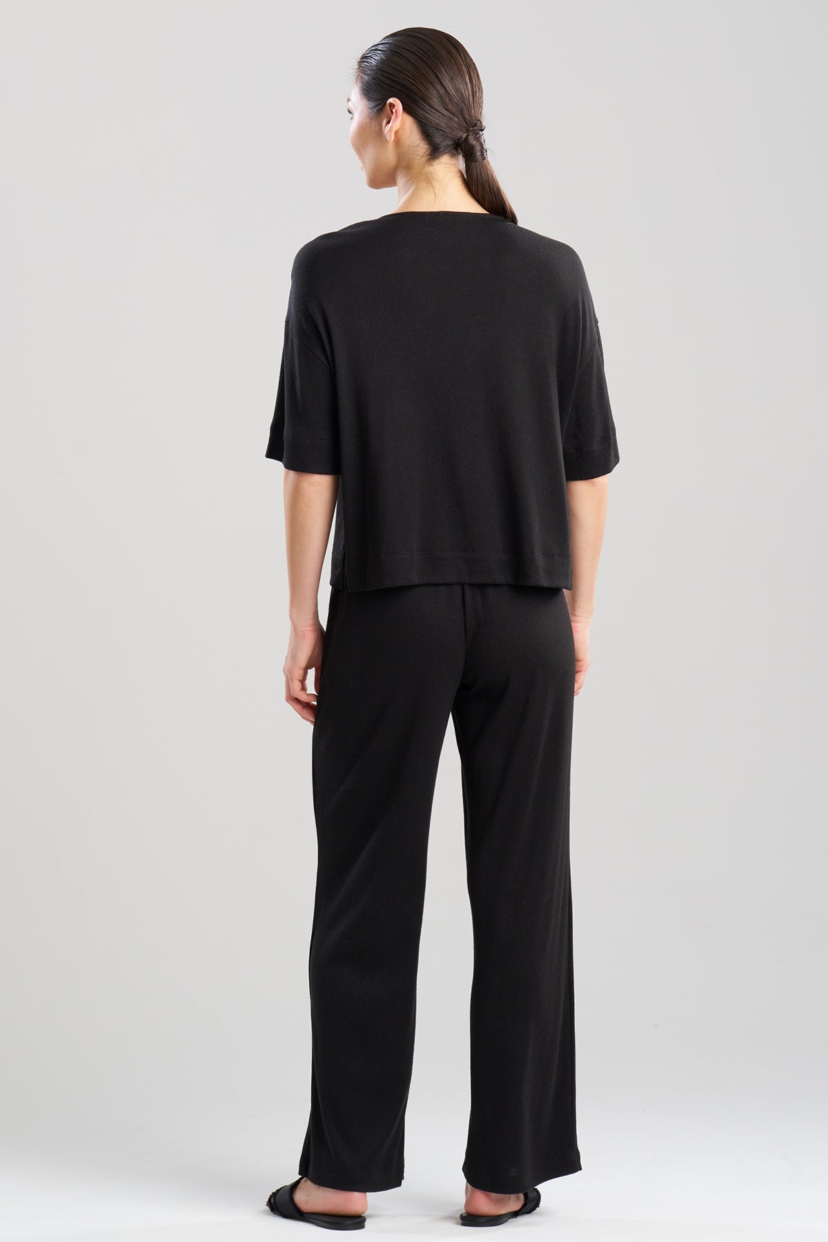 Suki Wedge Top Black Natori