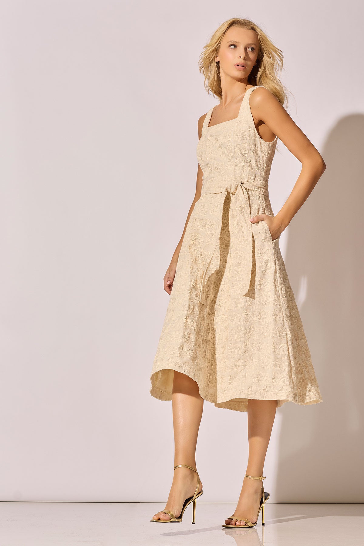 Spiral Embroidery Square Tank Dress Natural Natori