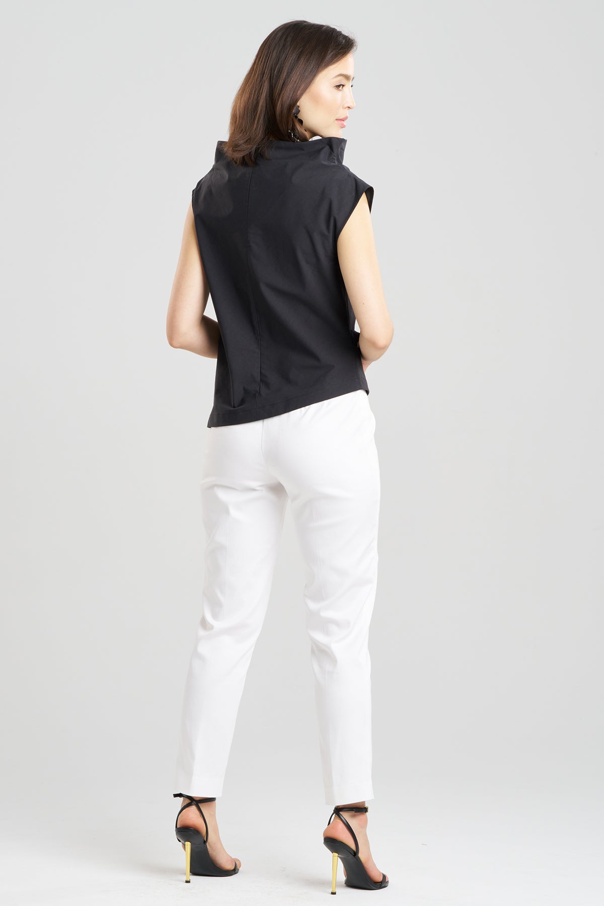 Tech Cotton Taffeta Asymmetric Funnel Neck Top Black Natori
