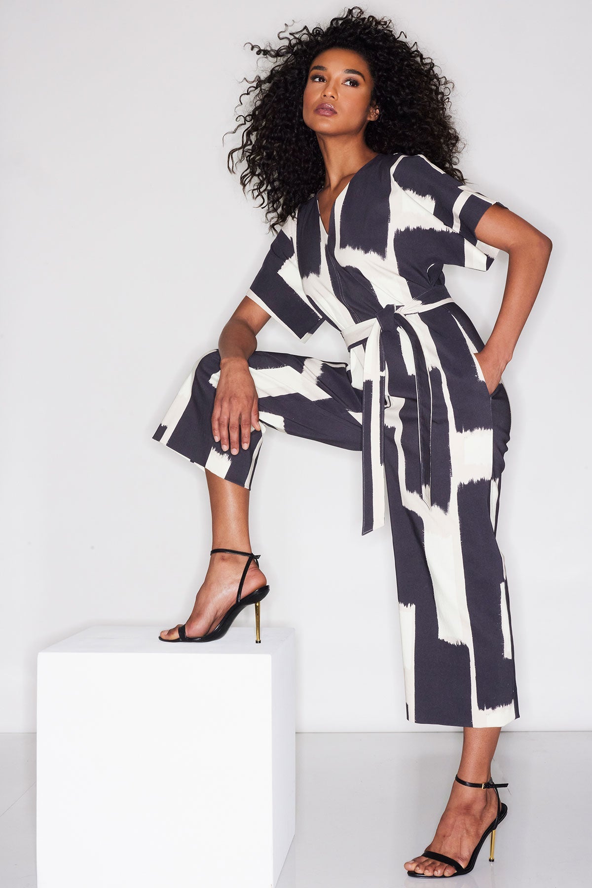 Painted Block Woven V-Neck Jumpsuit Natural/Black Natori
