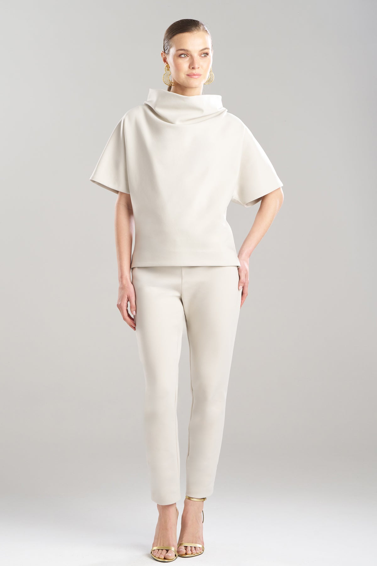Techno Crepe Funnel Neck High Low Top Pearl Natori