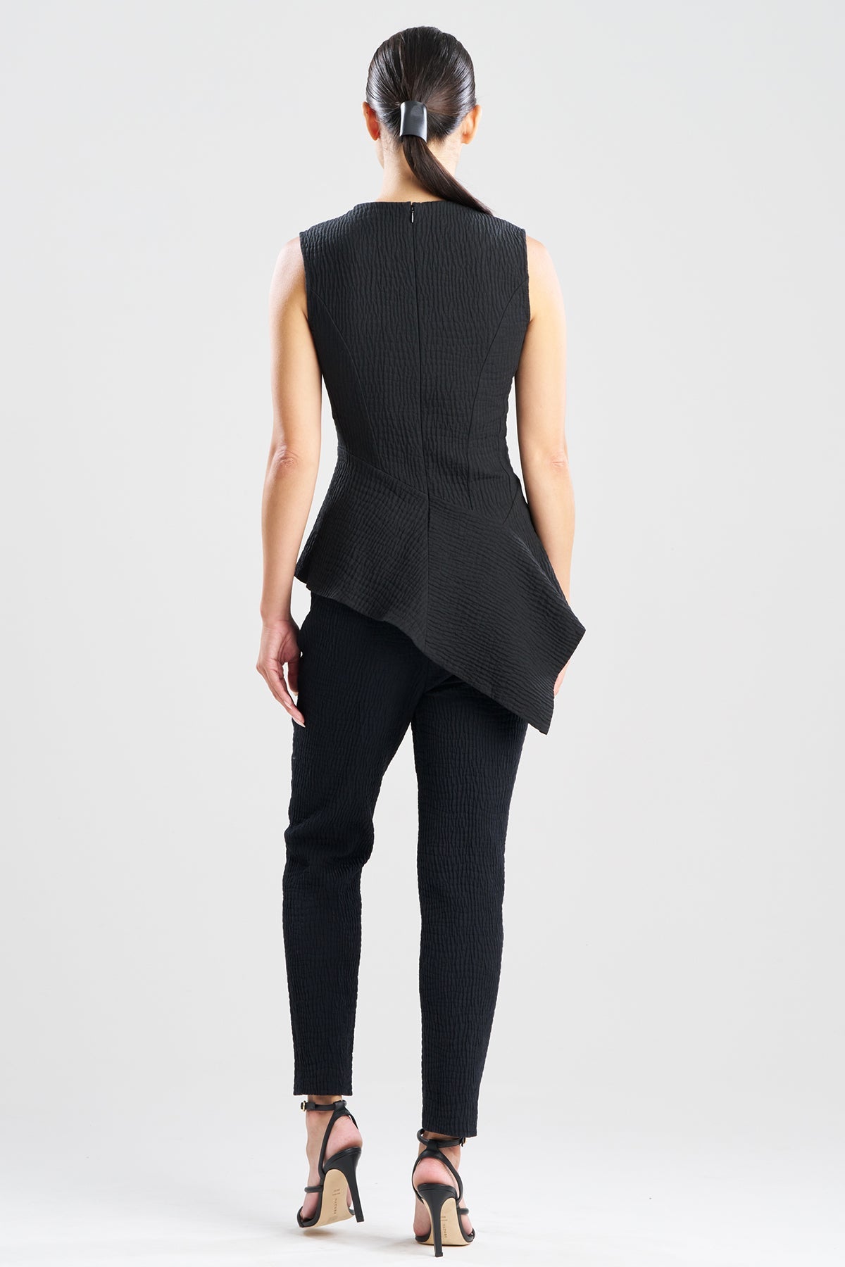 Textured Cotton Jacquard Asymmetric Top Black Natori