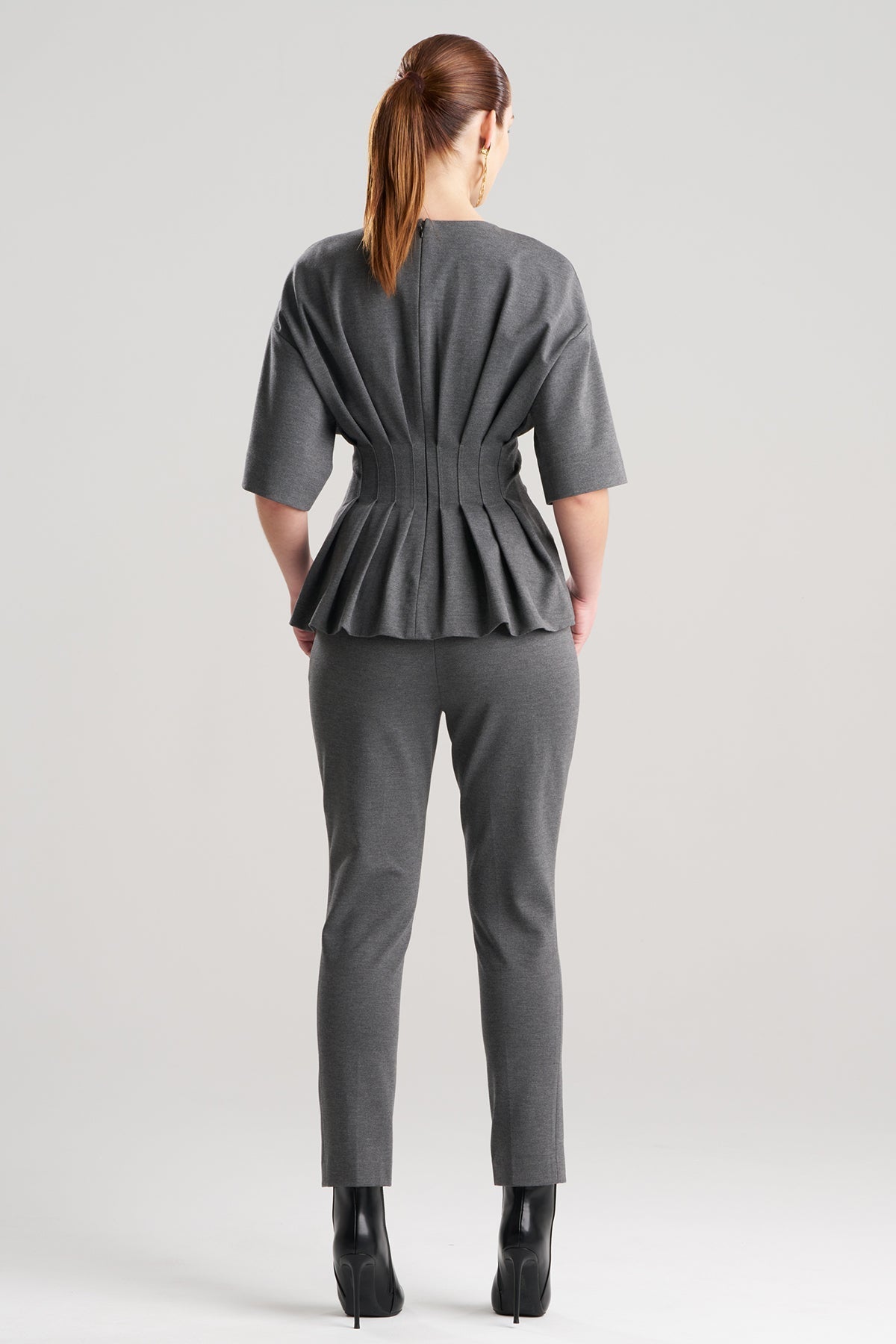 Compact Knit Pleat Release Top Dark Grey Heather Natori