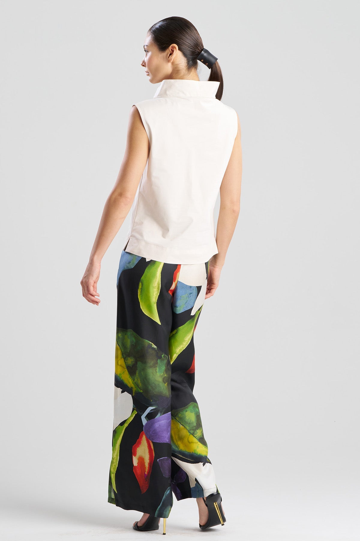 Tech Cotton Taffeta Funnel Neck Top Ivory Natori
