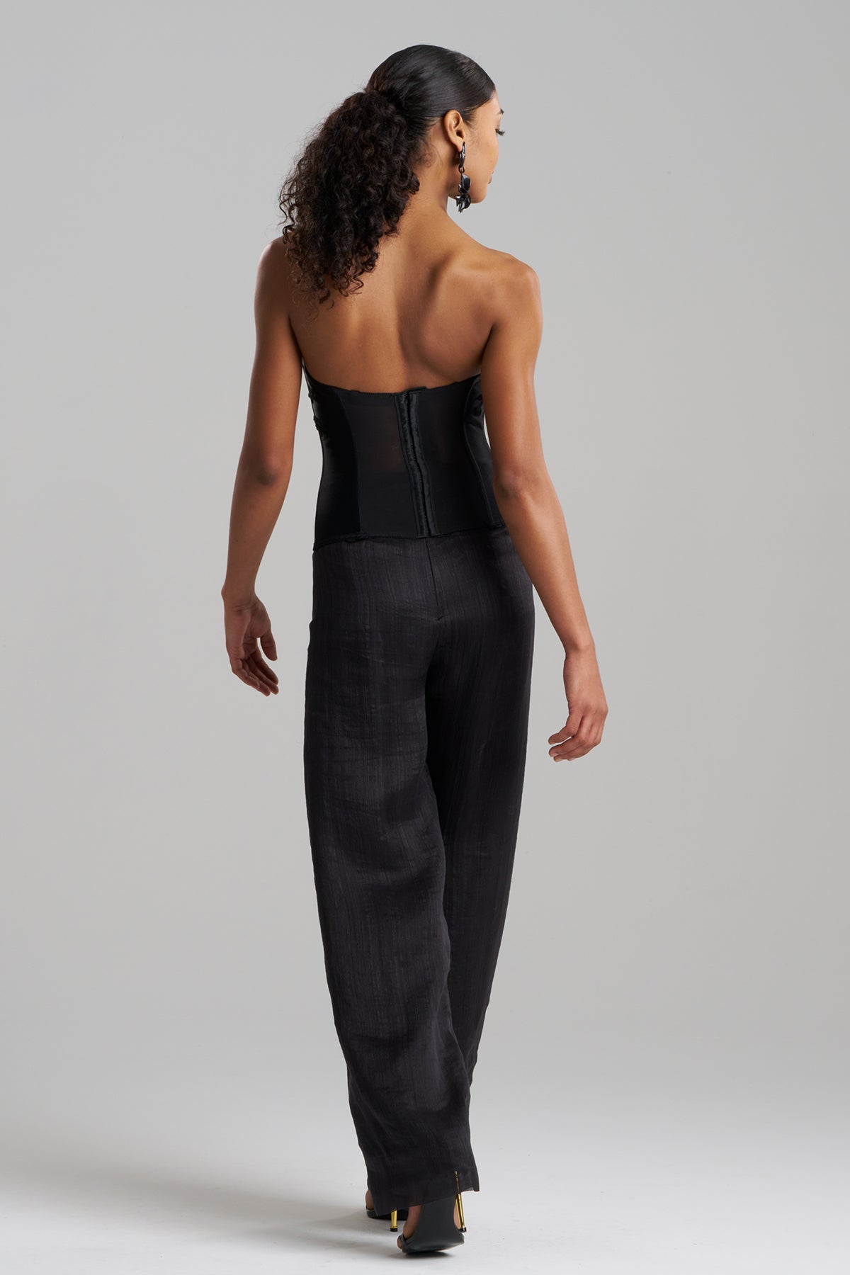 Couture Piña Embroidered Bustier Black Natori