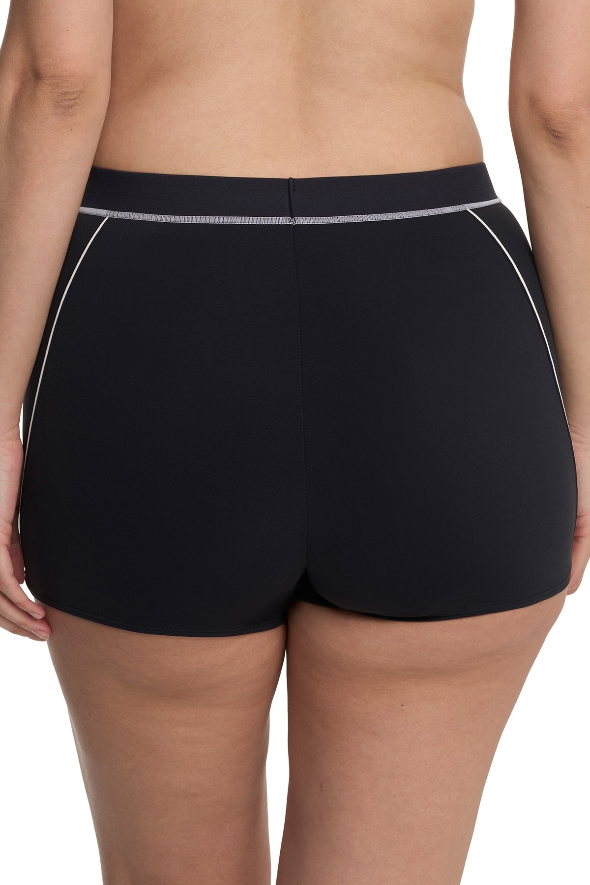 Explore Sport Shorts Black/White Natori