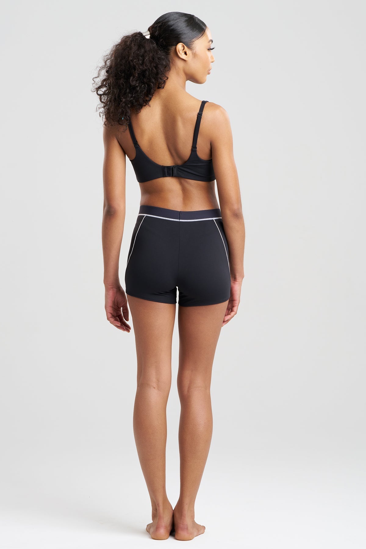 Explore Sport Shorts Black/White Natori