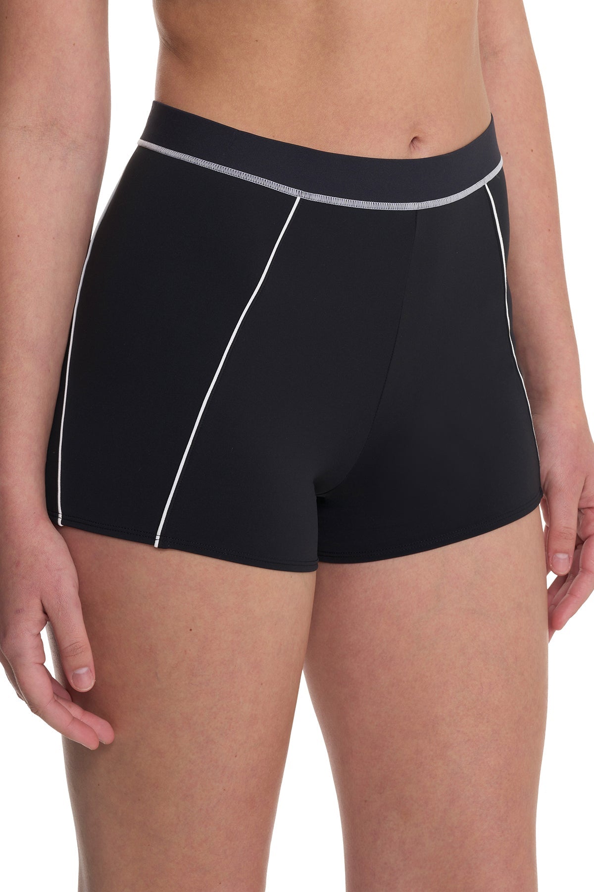 Explore Sport Shorts Black/White Natori