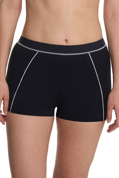 Explore Sport Shorts Black/White Natori