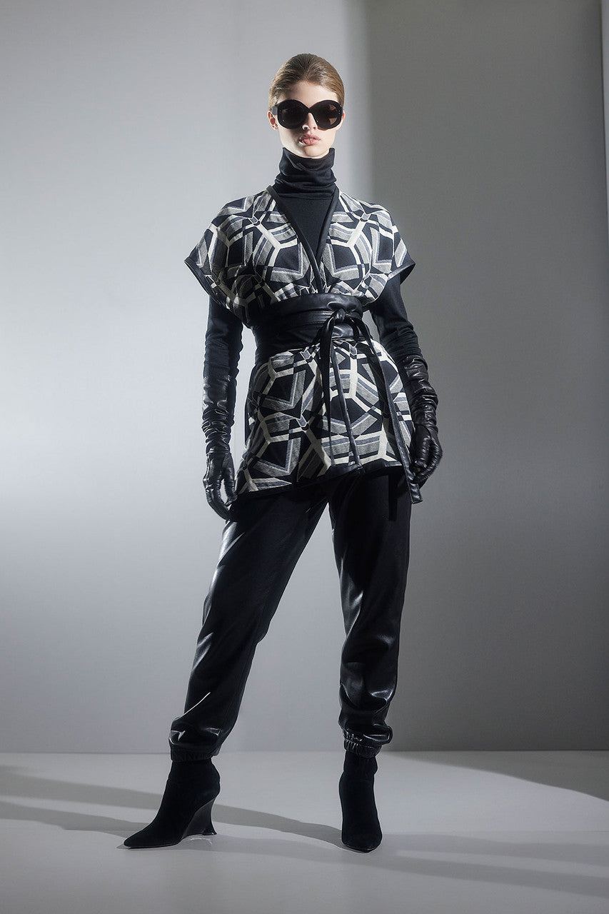 Buy Yantra Poncho Wrap in Black/White Online Black/White Natori