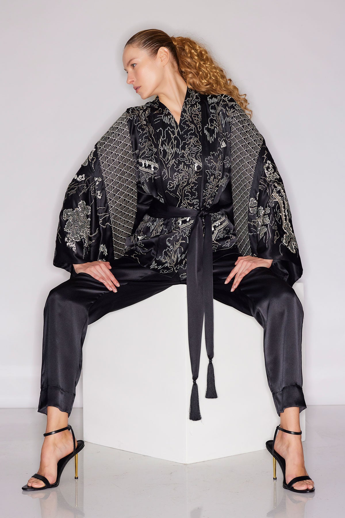 Couture Nara Embroidered Silk Kimono Wrap Black/White Natori