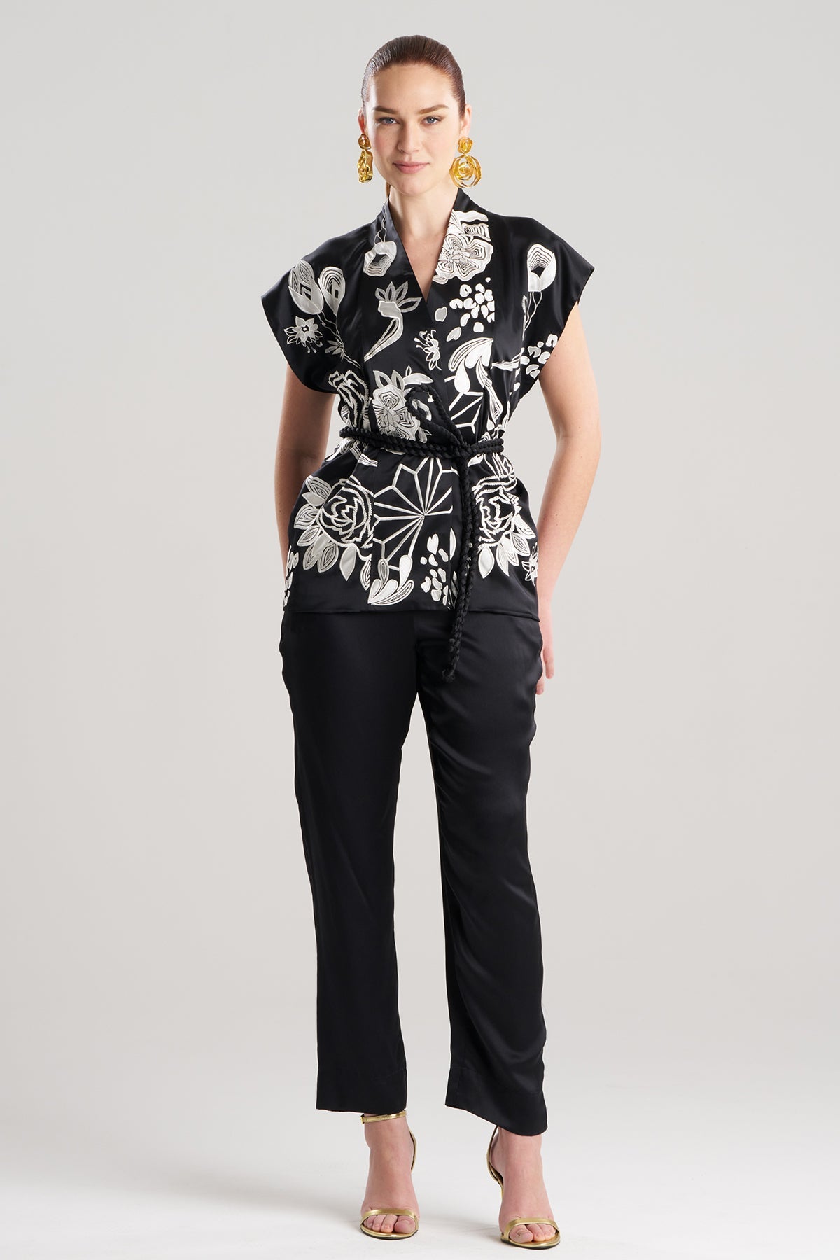 Couture Nouveau Embroidered Silk Vest Black Natori