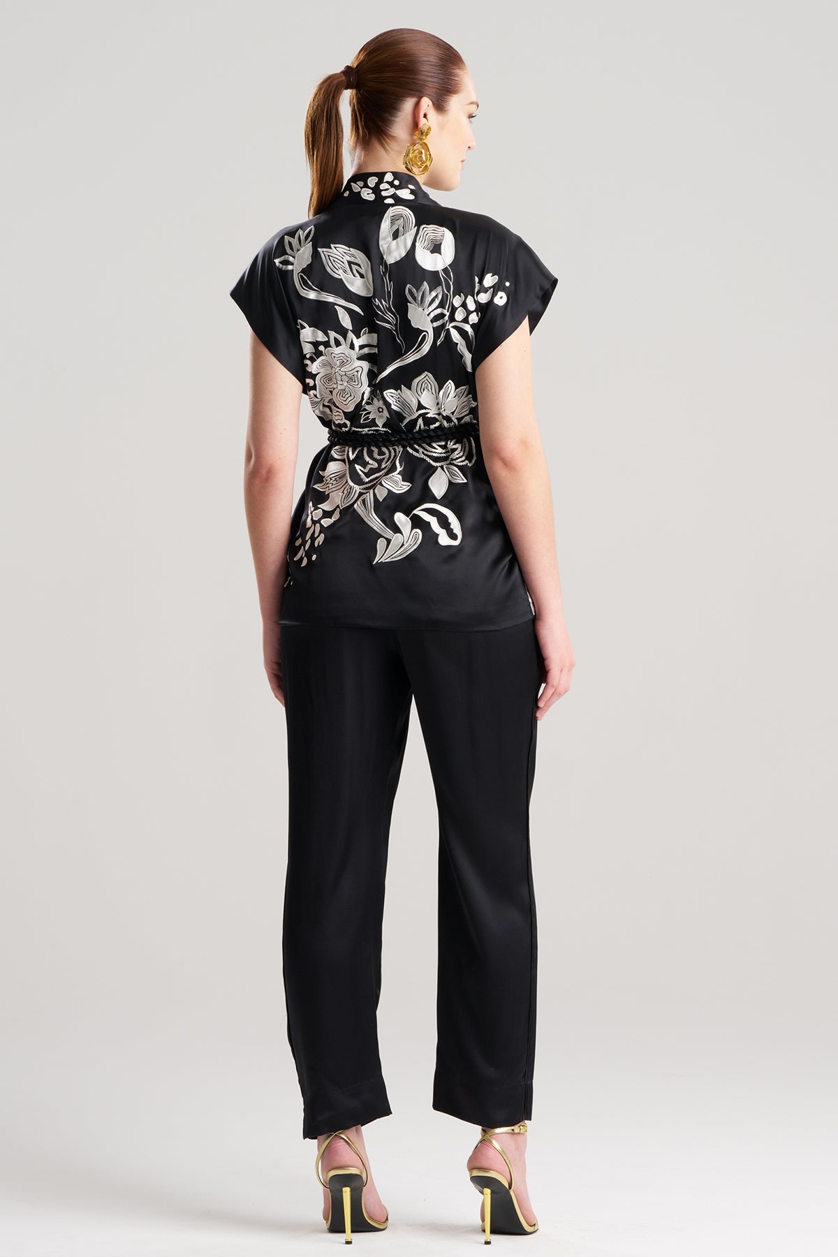 Couture Nouveau Embroidered Silk Vest Black Natori