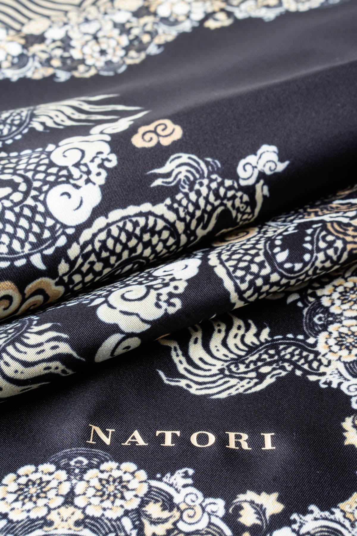 Silk Long Scarf Imperial Dragon Black/White Natori