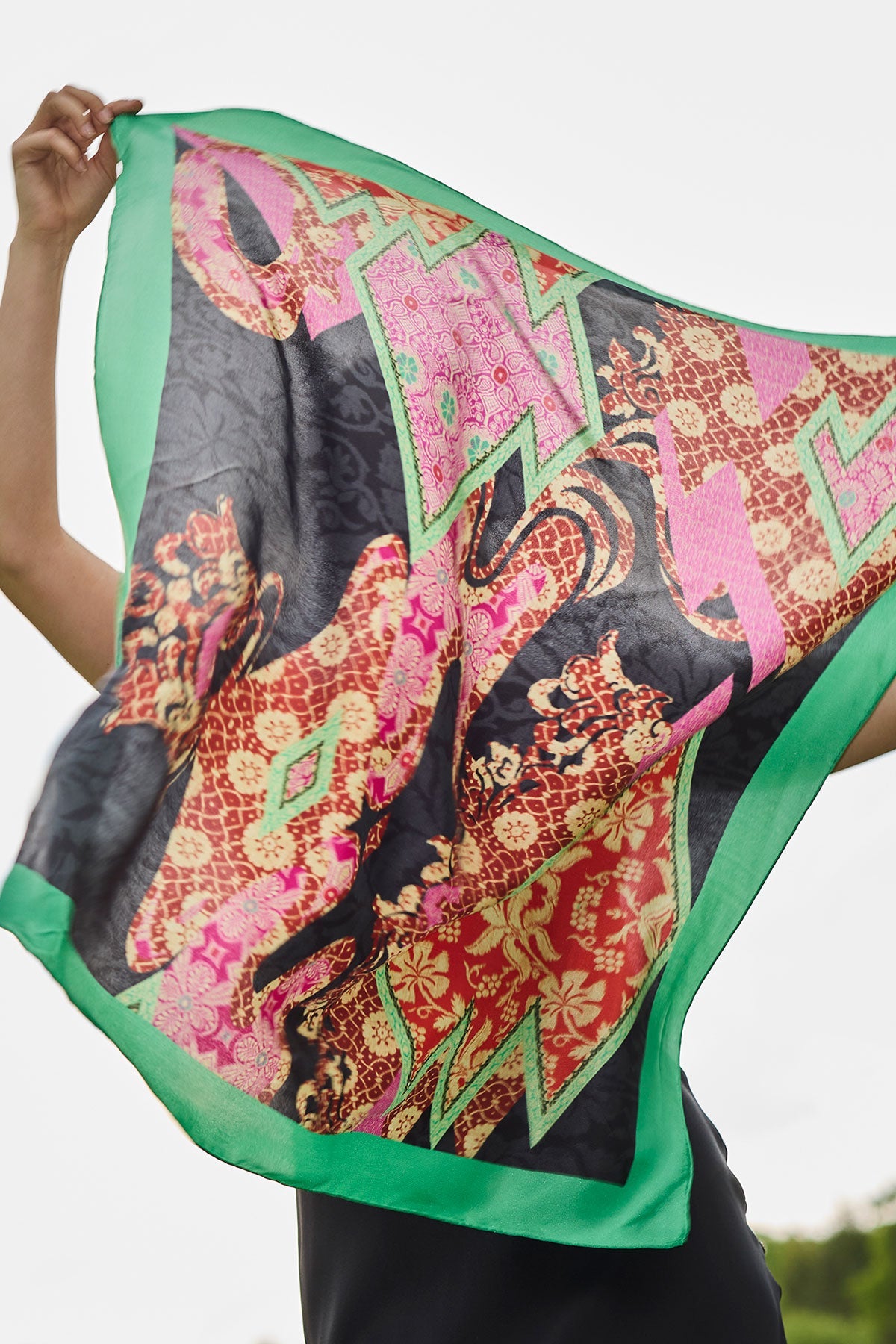 Silk Long Scarf Mikado Black Multi Natori