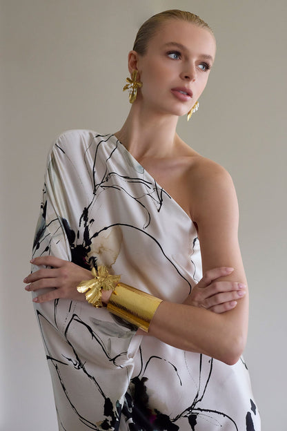 Fresh Water Pearl & Gold Plated Peony Cluster Pierced Earrings Gold Natori