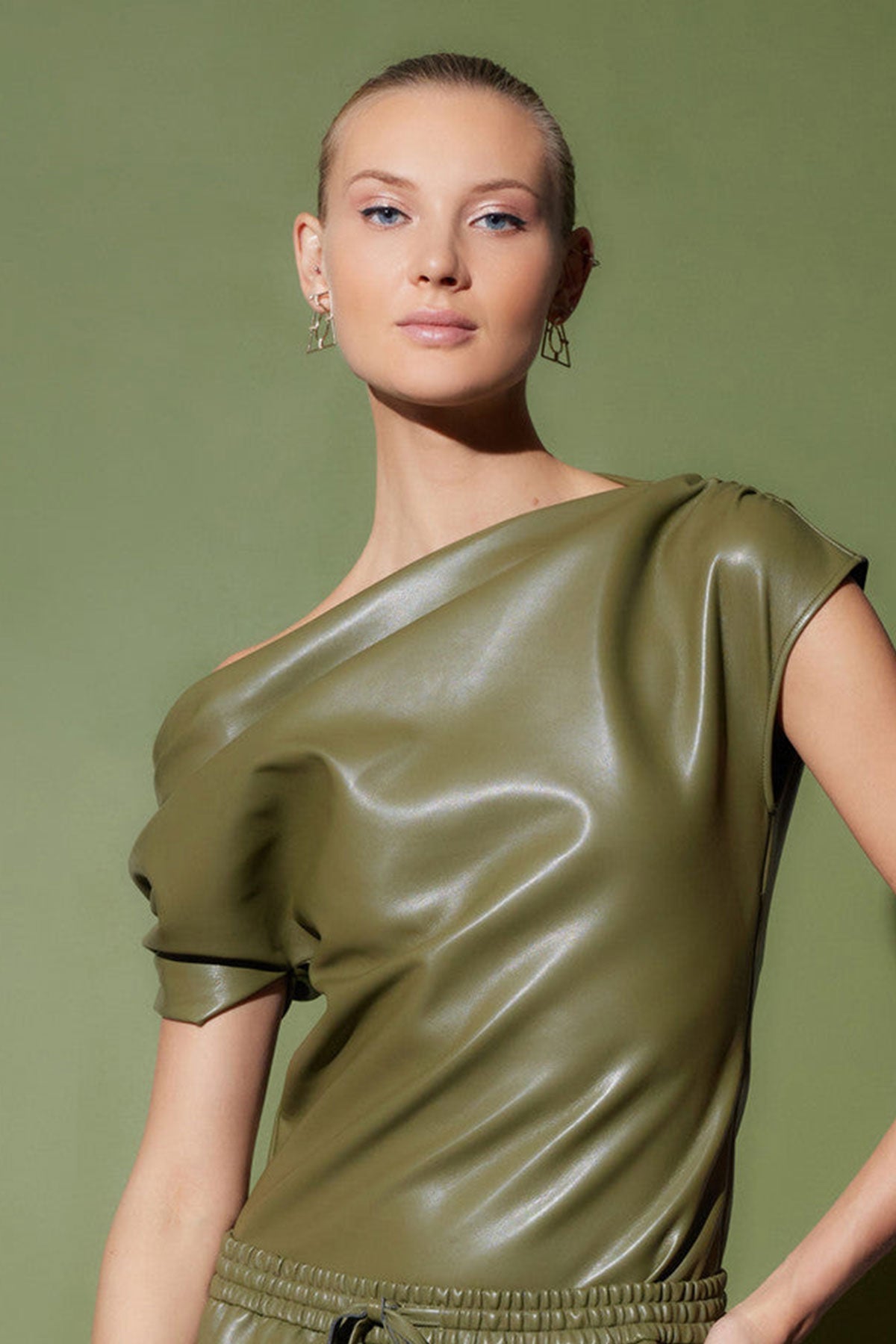Buy Infinity 14K Gold Geometric Hoop Earrings in 14K Yellow Gold Online 14K Yellow Gold Natori